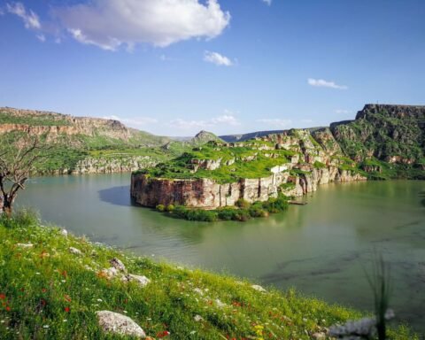Breathtaking landscape of Rumkale fortress on the Euphrates River surrounded by nature.